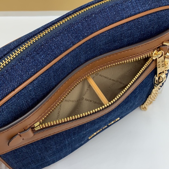 Michael Kors Jet Set Item Large East West Zip Chain Crossbody XBody
INDIGO COLOR - Picture 10 of 16